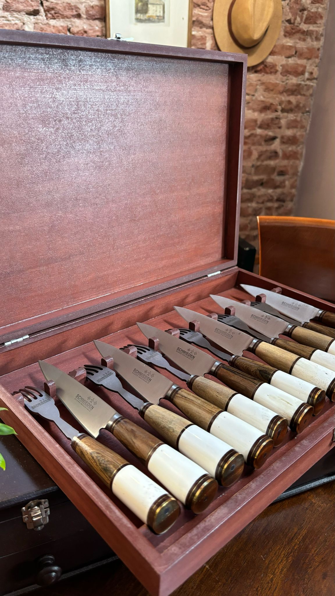 Caja 6 Juegos de Tenedor y Cuchillo Madera y Hueso